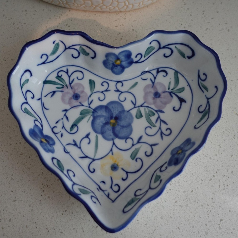 Heart Shaped‎ Trinket Dish Floral Blue Purple White Ceramic Decor